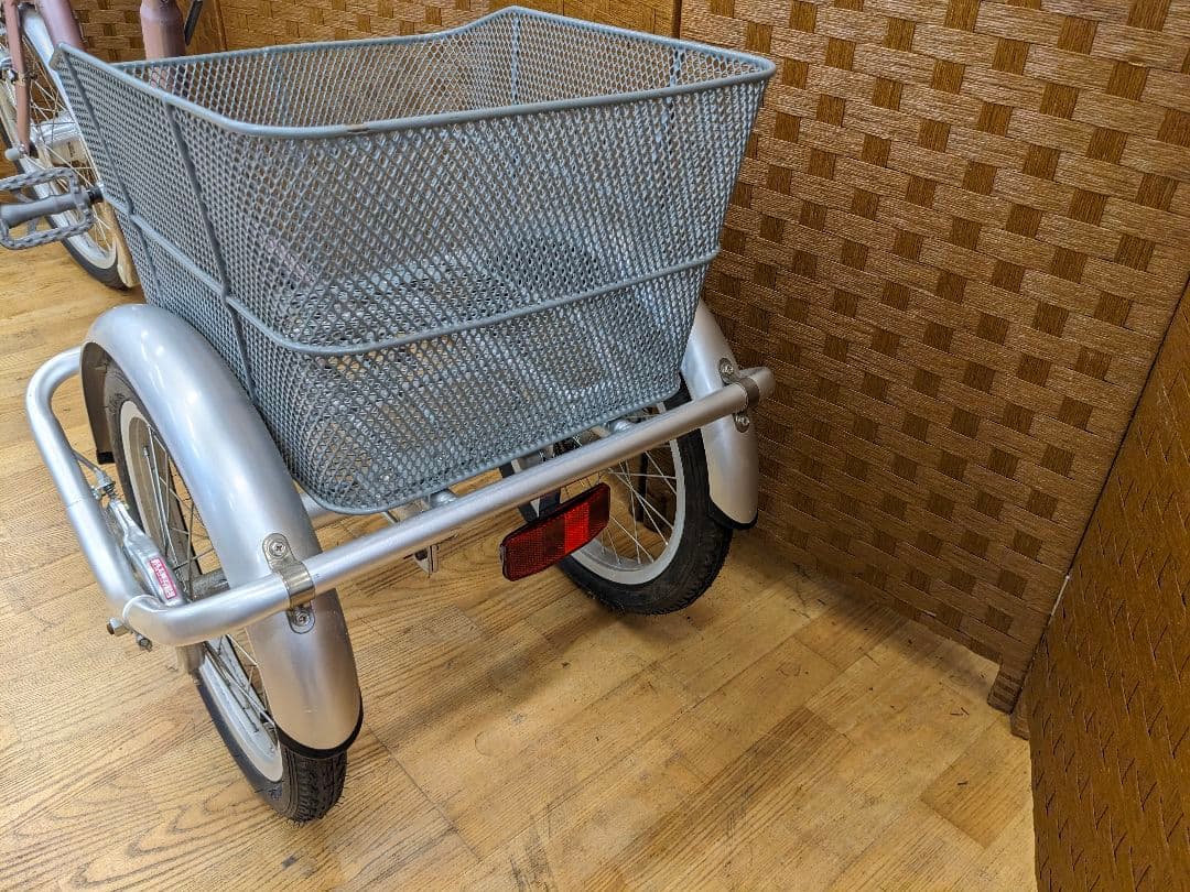 U028 三輪　自転車　スイング機能付き　Avec Vent