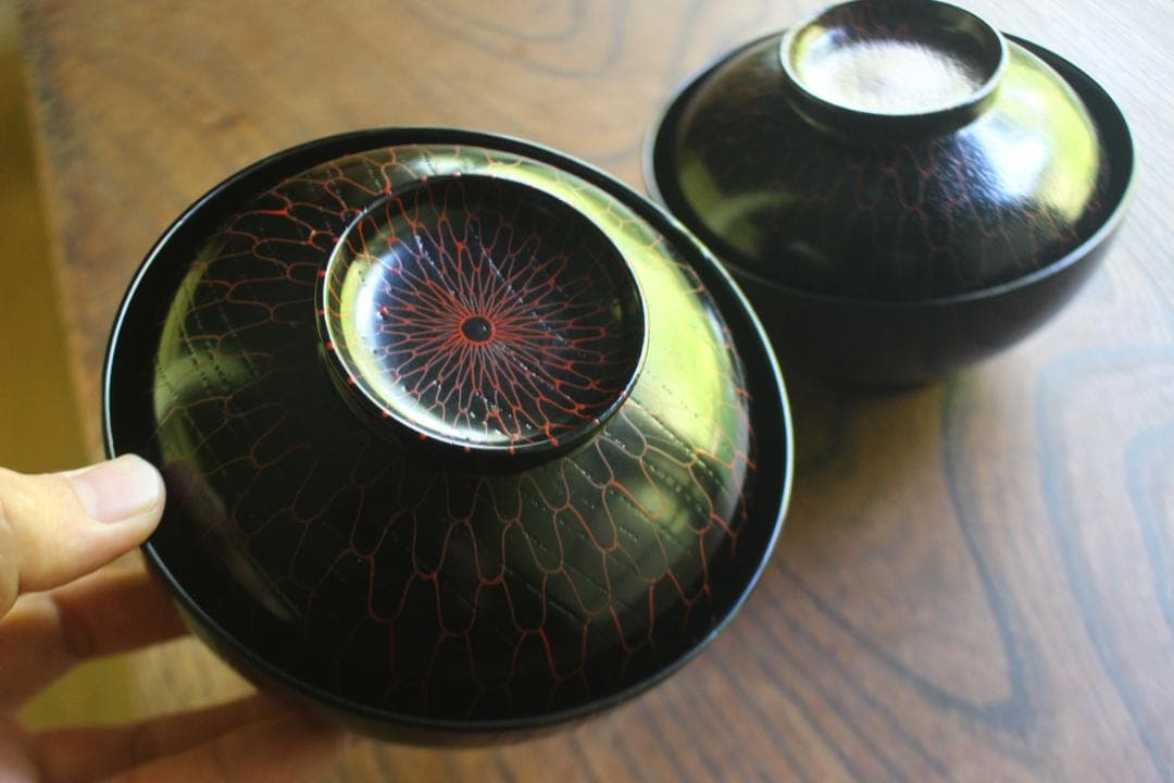 デッドストック！上質黒漆に極上網目蒔絵の映える煮物椀2点（検輪島塗蒔絵椀雑煮椀