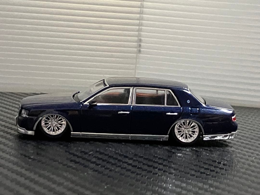 センチュリー　1/64 改造　シャコタン 紺色