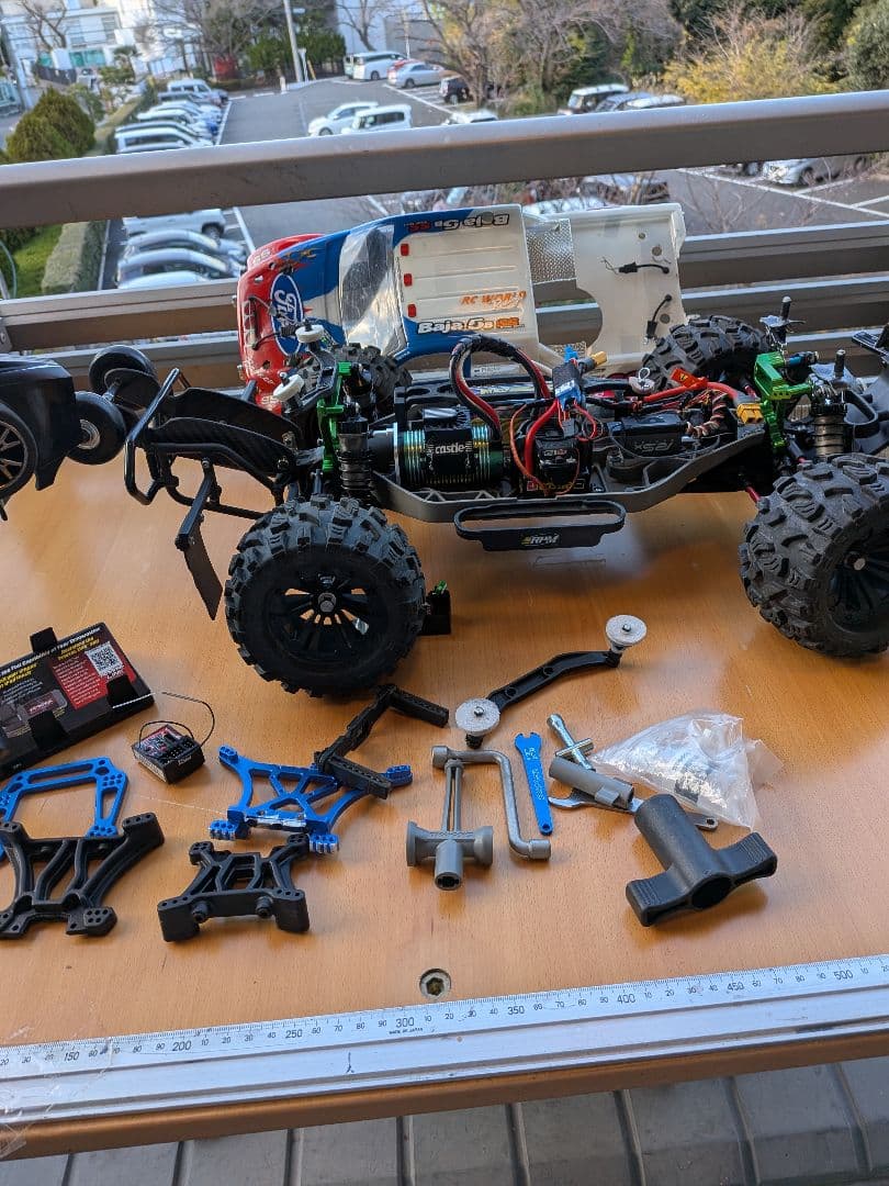 トラクサス SCT 4WD オプションパーツ付き プロポも付きます