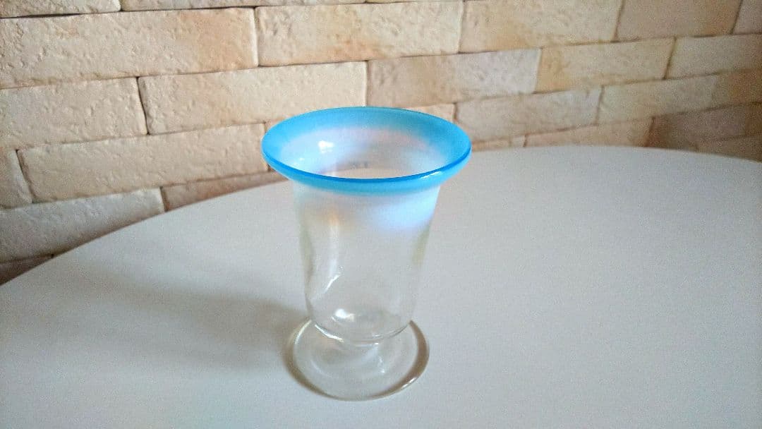 骨董品「氷コップ」 青緑乳白色 ラッパ型