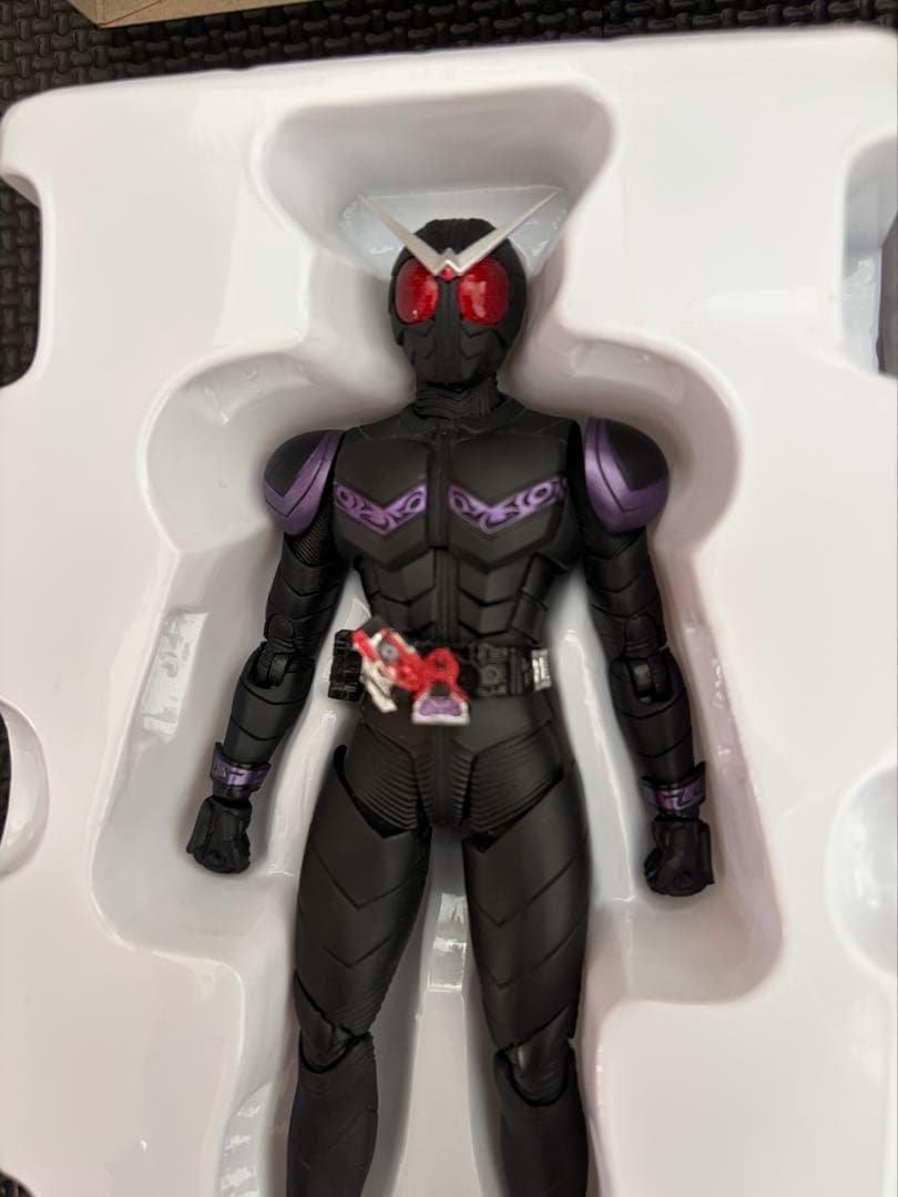 【中古】S.H.Figuarts 真骨彫製法 仮面ライダージョーカー おまけ付き
