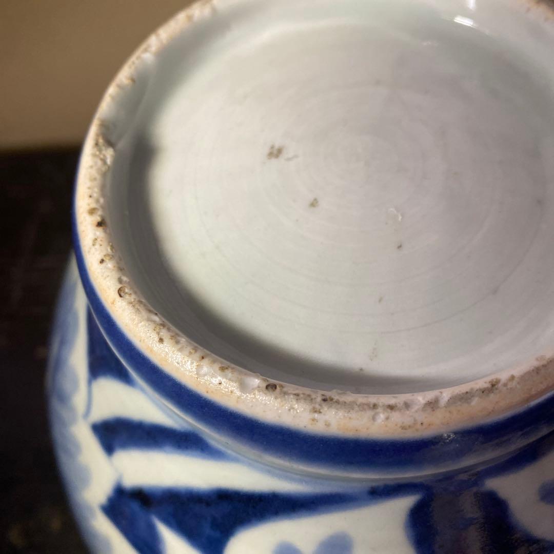 古伊万里 白抜き牡丹文壺 古伊万里 白抜き牡丹文壺 古伊万里