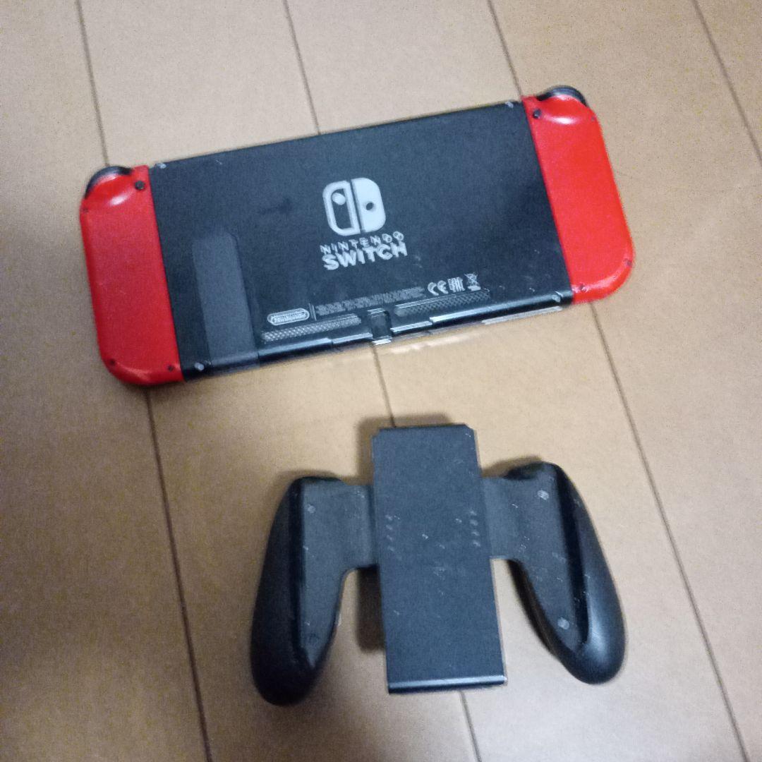 Nintendo Switch 赤 本体 コントローラー用ホルダー付き