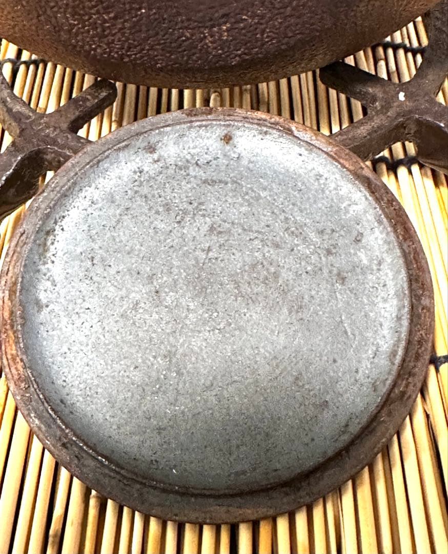 未使用品　南部銘　南部釜師造１２型アラレ　鉄瓶　南部鉄瓶　南部鉄器　鉄瓶