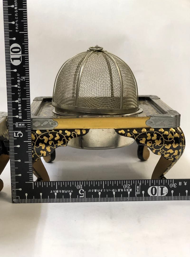 雛道具 金蒔絵 木製 ミニ火鉢 唐草模様 アンティーク 御殿火鉢