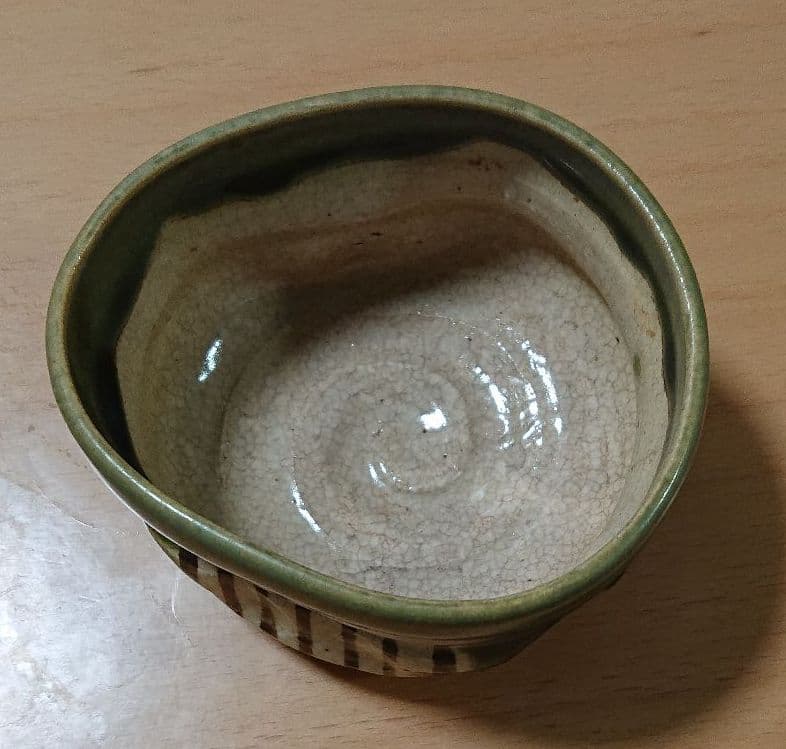 織部沓小服茶碗