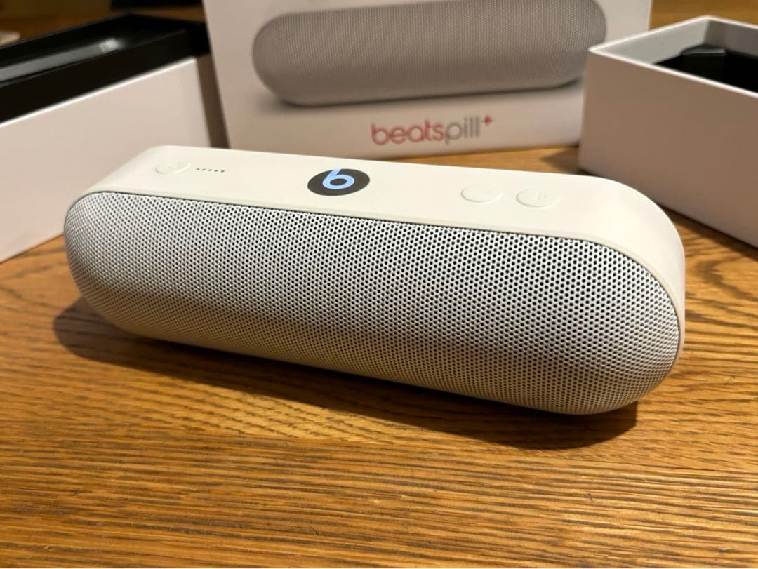 Beats Pill Fragment Special Edition ホワイト Beats Pill Fragment