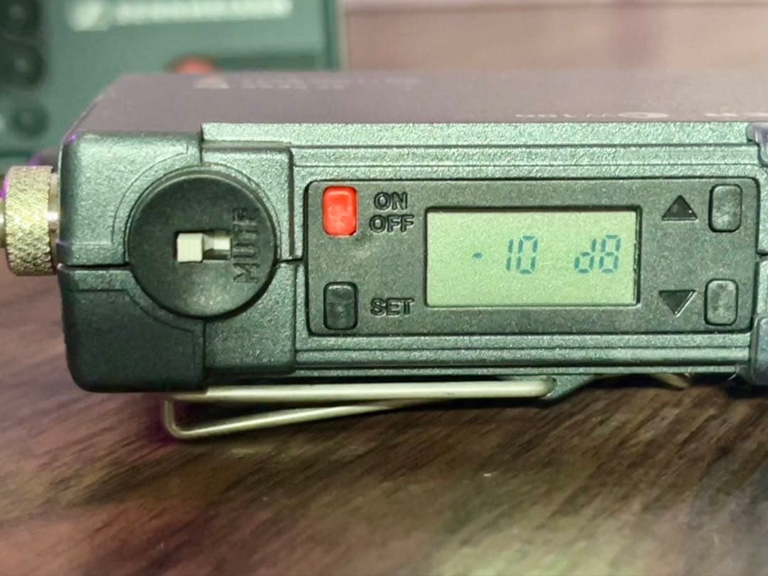 ⑥Sennheiser EW100 B帯 ワイヤレスシステム ラベリアマイク付き