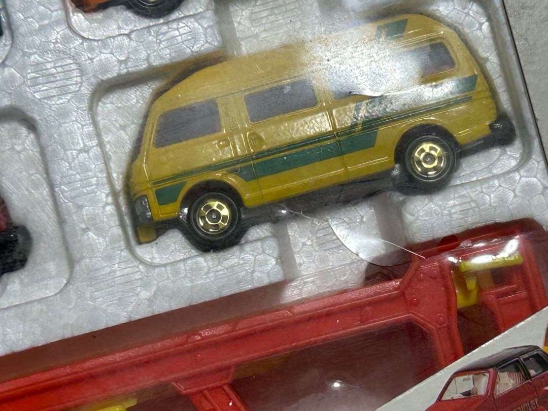 トミカ ギフトセット カーキャリアセット