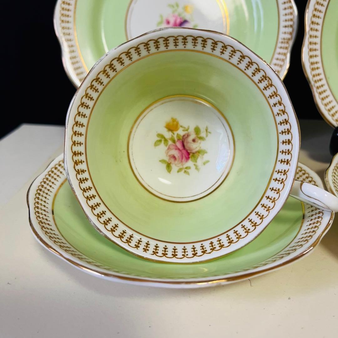 ロイヤルアルバート  エメラルドグリーン　ピンクの薔薇　2トリオ　③④