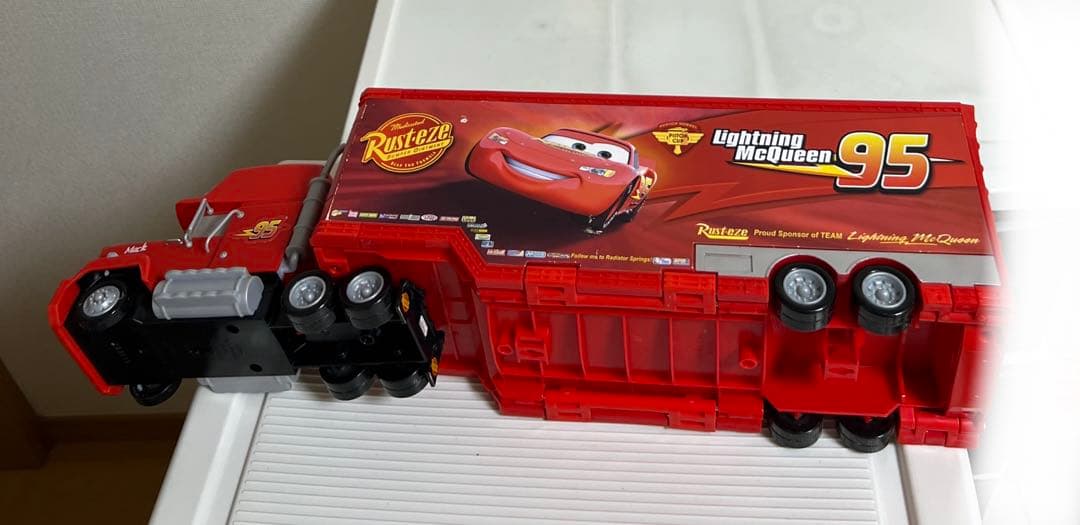 カーズ、マテル、マックトレーラー、キングトレーラー（ミニカー収納付き）