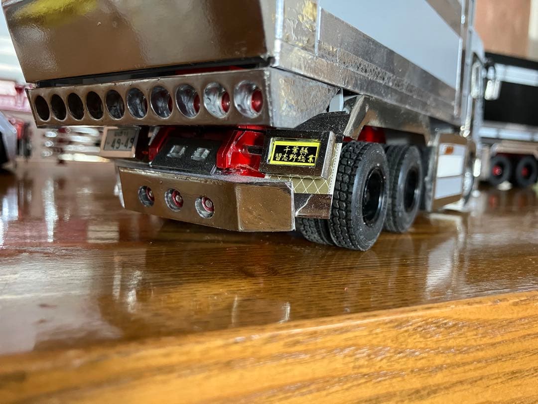 デコトラ・デカ箱ダンプ・プロフィア・1／32・完成品・プラモデル