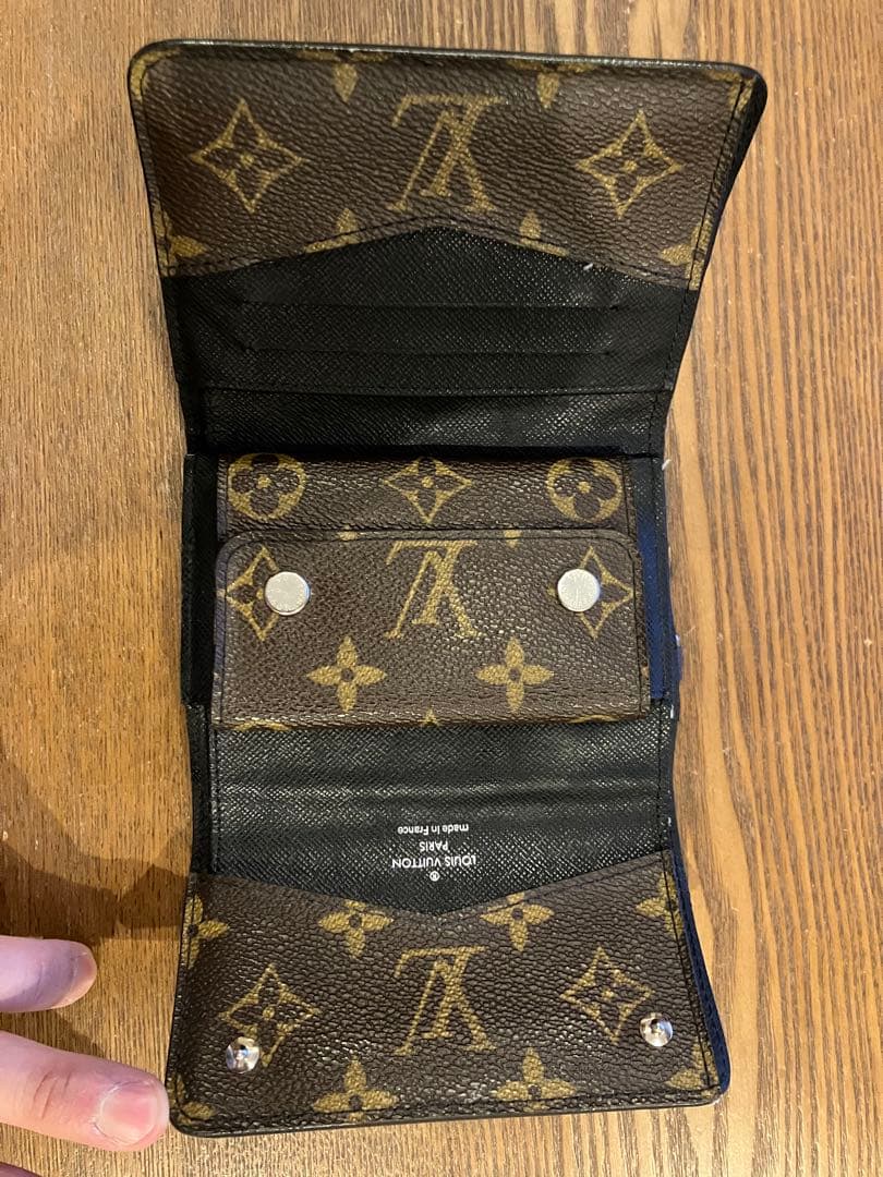 BOTTEGA VENETA三つ折り財布コンパクトウォレットカセットクロコ型押し