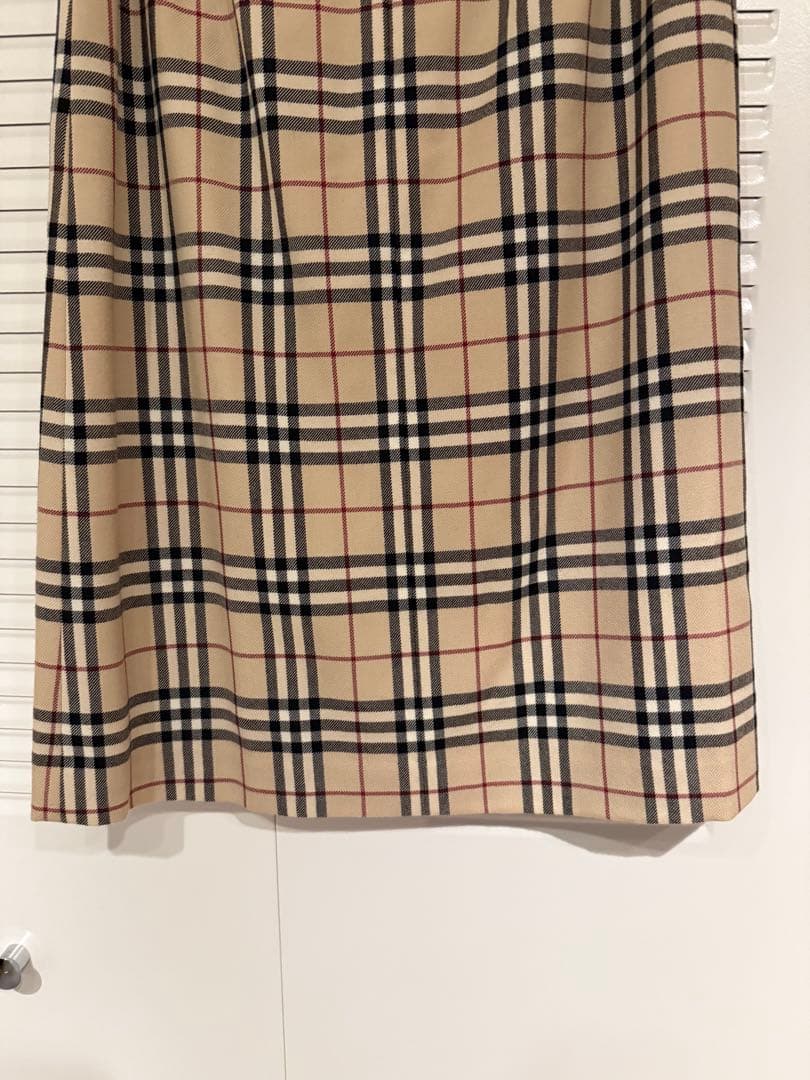 新品未使用　バーバリー　BURBERRY ベージュ　プリーツスカート
