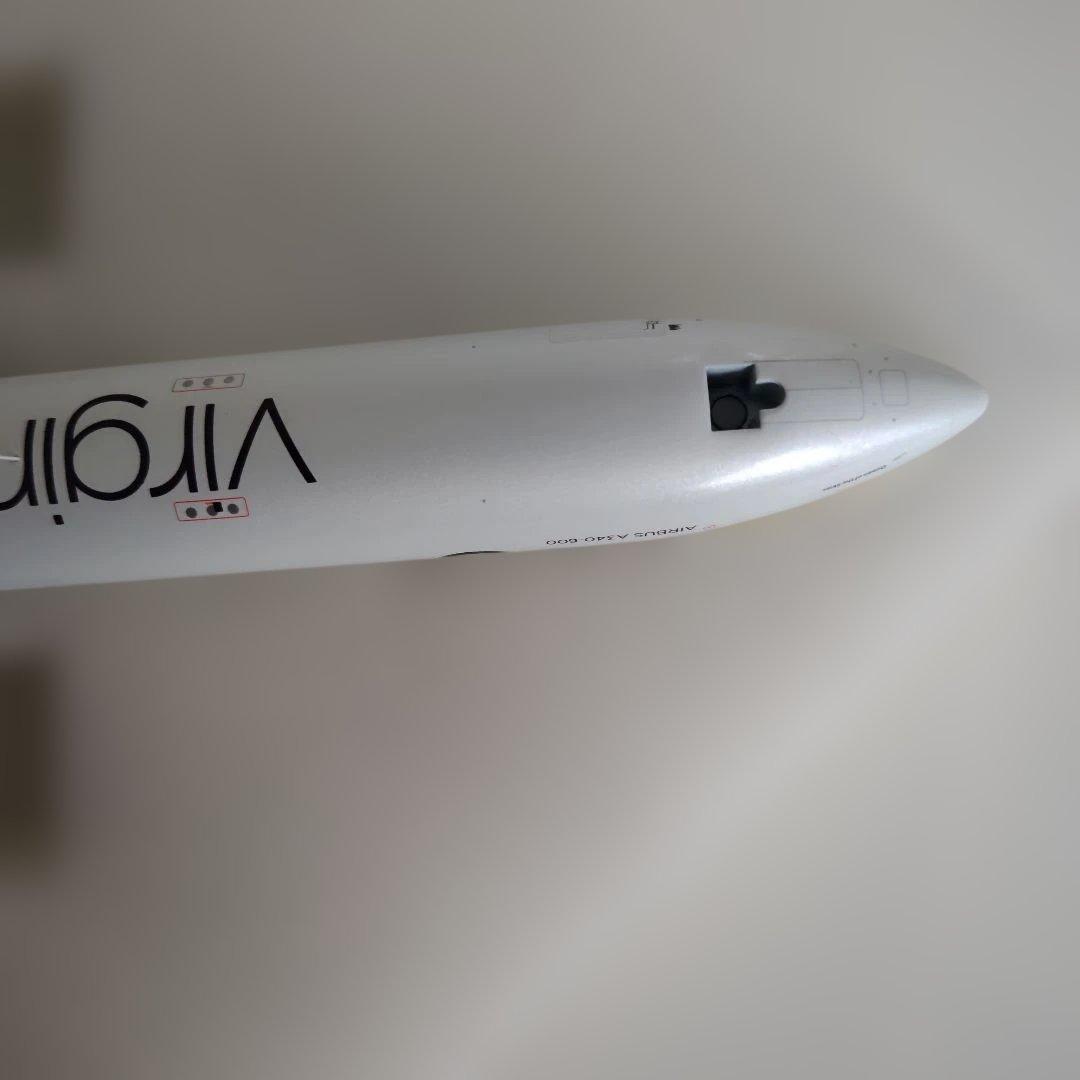 航空機・ヘリコプター Virgin Atlantic A340-600 Gemini 200