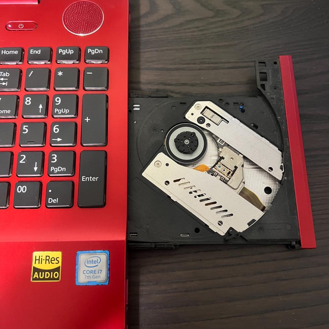 人気のレッド✨富士通 LIFEBOOK☆SSD240GB☆Core i7☆8GB