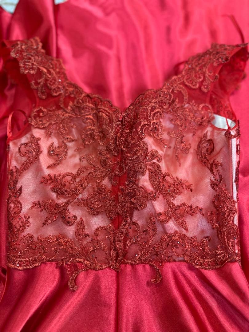 レース装飾 赤 ロングドレス