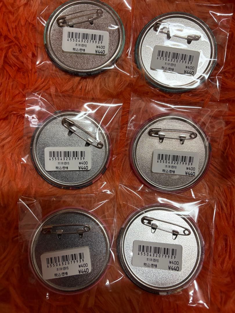 スパイファミリーグッズセット　缶バッジキーホルダー等