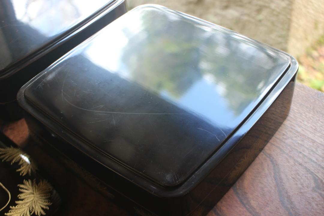 極小傷あり！端正な内朱黒漆に極上忍沈金の映える二段重（検輪島塗重箱お重