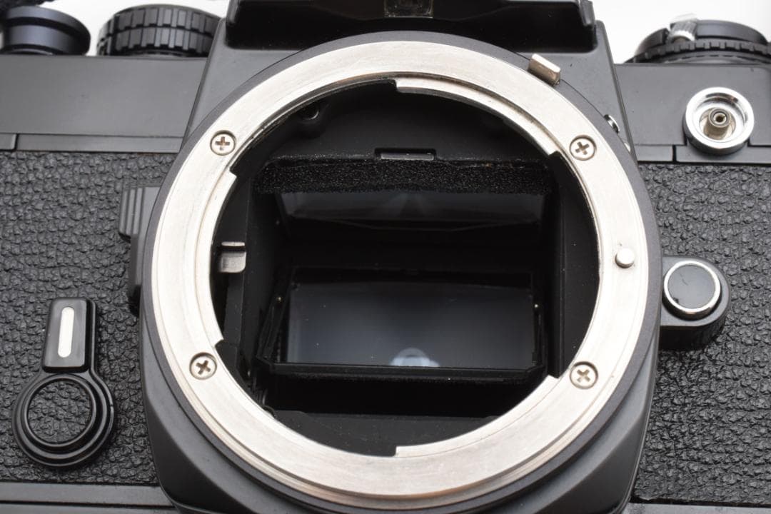 美品 NIKON FE ブラック フィルムカメラ モルト新品交換済 B473