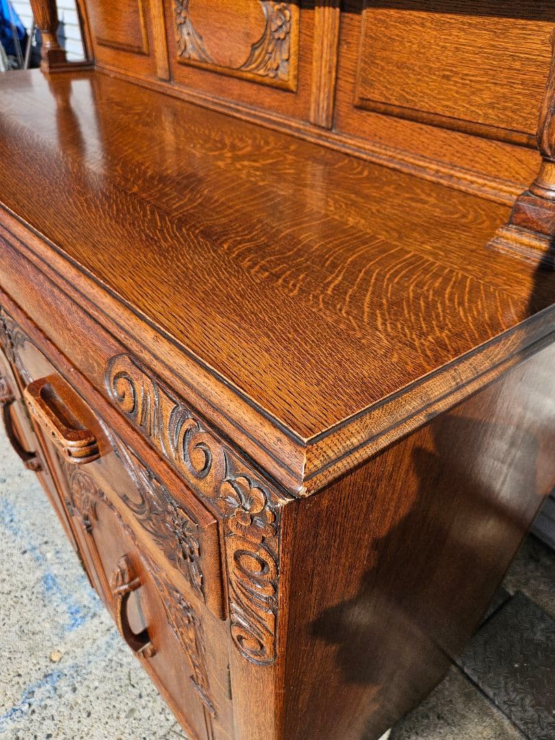 英国アンティーク オーク材のサイドボード バルボス装飾 バフェ 飾り棚