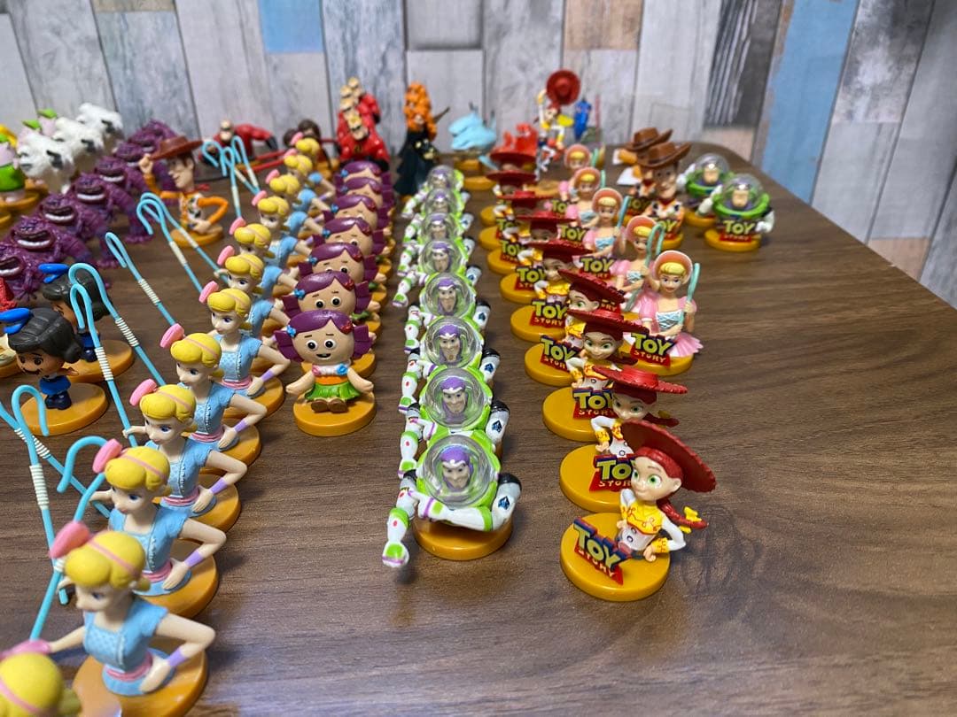 チョコエッグ ピクサー　まとめ売り 143体