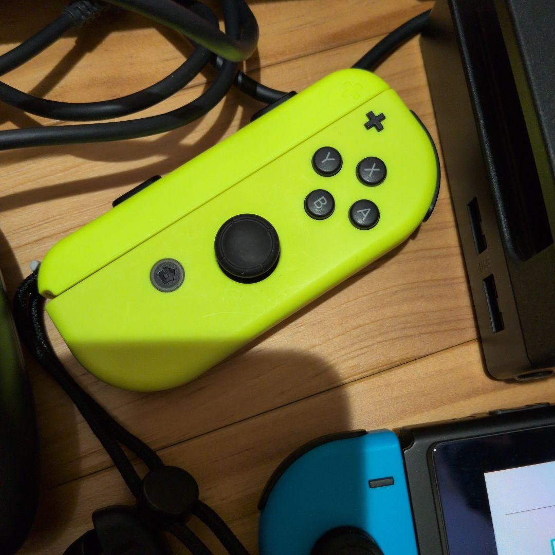 Nintendo Switch 本体および周辺機器ジョイコン付き