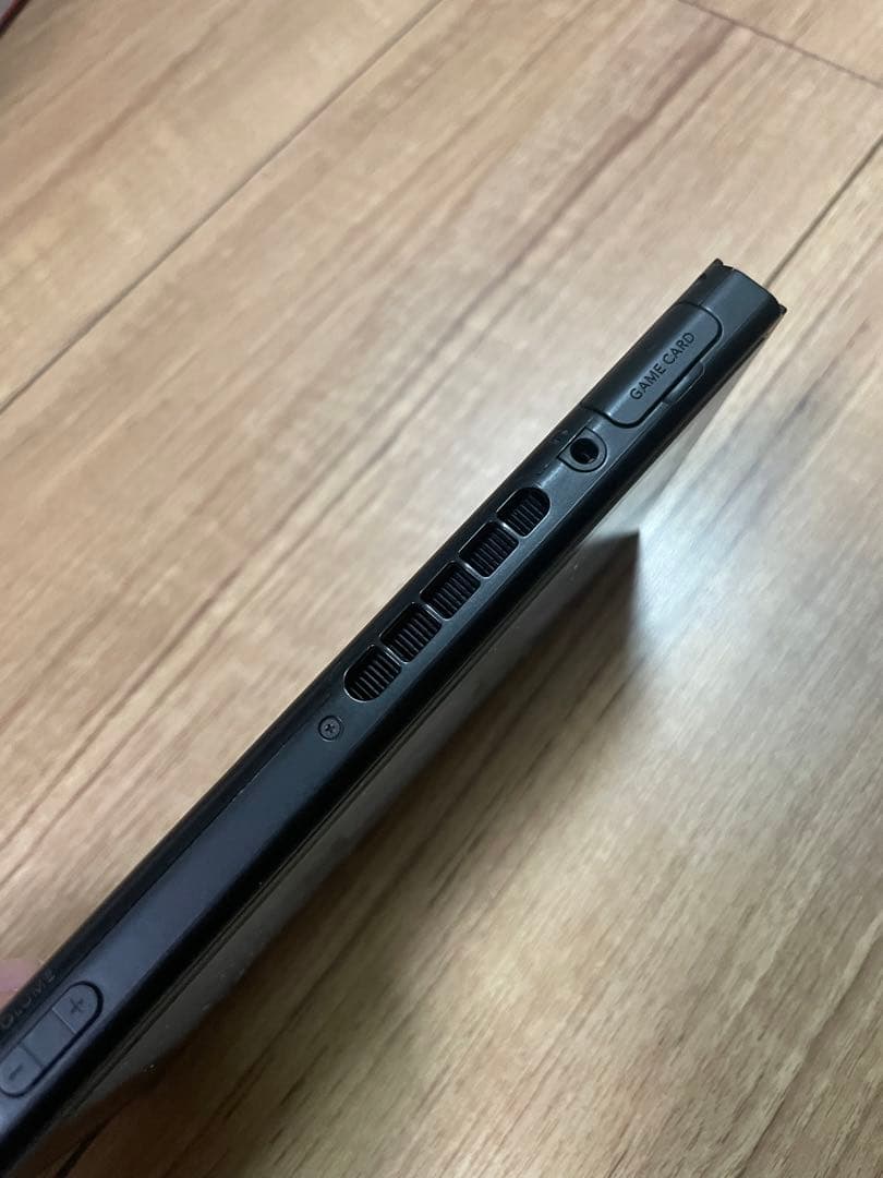 Nintendo Switch 本体　レッド　ネオンパープル