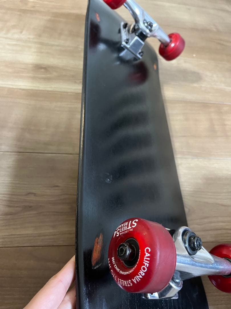 【中古品】スケートボード　コンプリート　（ヘルメット&収納ケース付き）