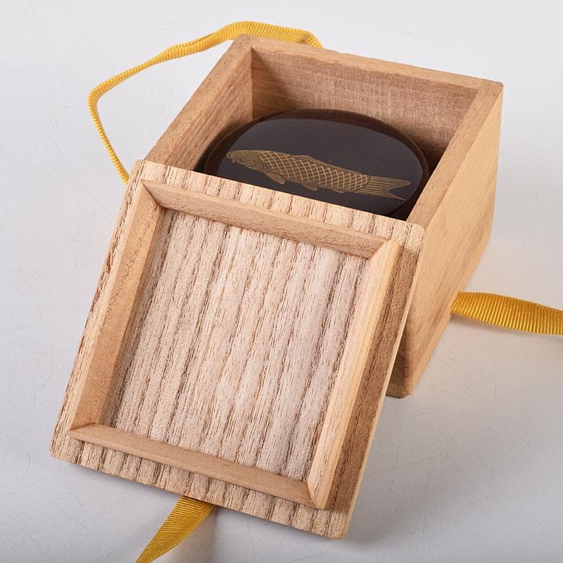 茶道具　山中塗　塗師　前端雅峯作　鯉蒔絵　内銀溜 　香合　共箱　D　R8486