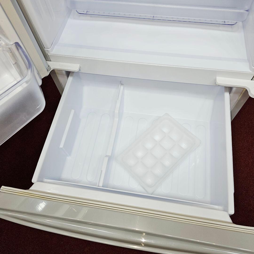 ホワイト冷凍庫 透明棚付き