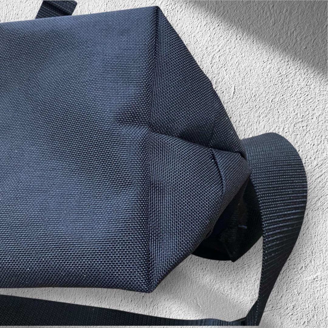 マンハッタンポーテージ ポケモン コラボ メッセンジャーバッグ カビゴン 黒