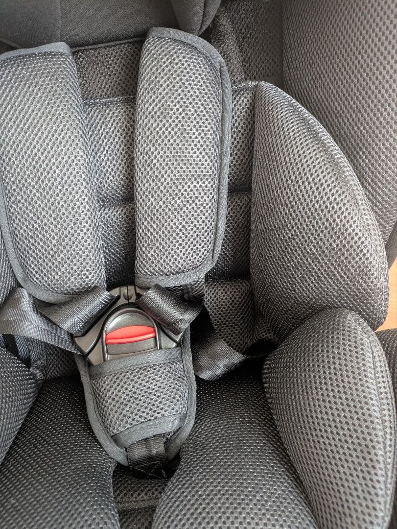 EasyPit 車用チャイルドシート ブラック シートベルト式