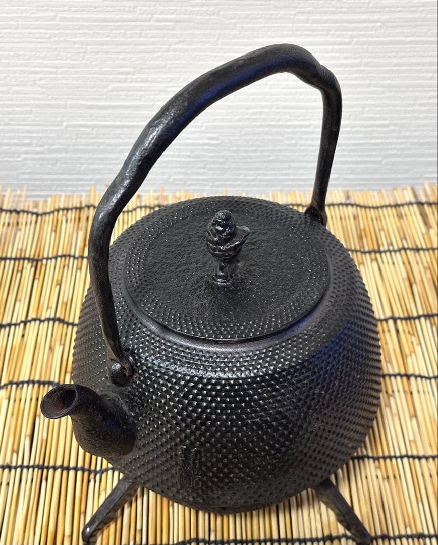 未使用品、長期保管品、栞付　南部岩鋳造　１５型九重アラレ　南部鉄瓶　南部鉄器