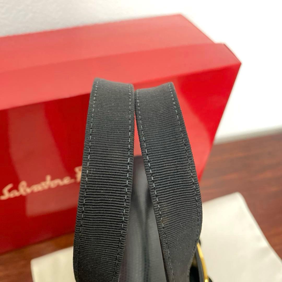 Salvatore Ferragamoハンドバッグ ヴァラリボン バケツバケット