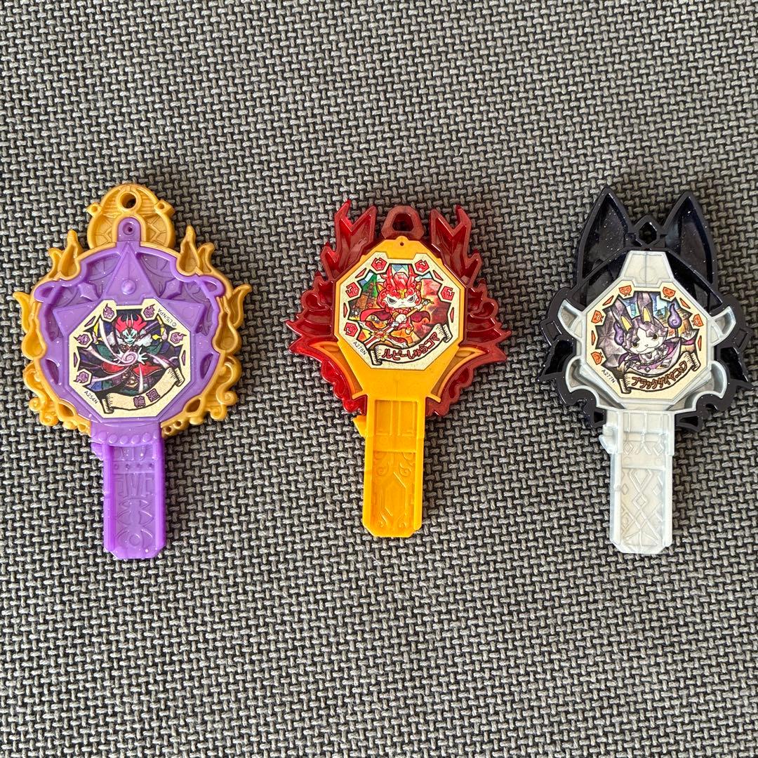 妖怪ウォッチオーガ DX妖聖剣＆妖怪アーク メダルまとめ売り