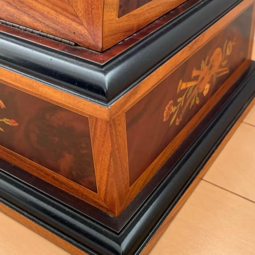 ディスク22枚付き　リュージュオルゴール　ドーム型クルミ象嵌箱ディスクオルゴール