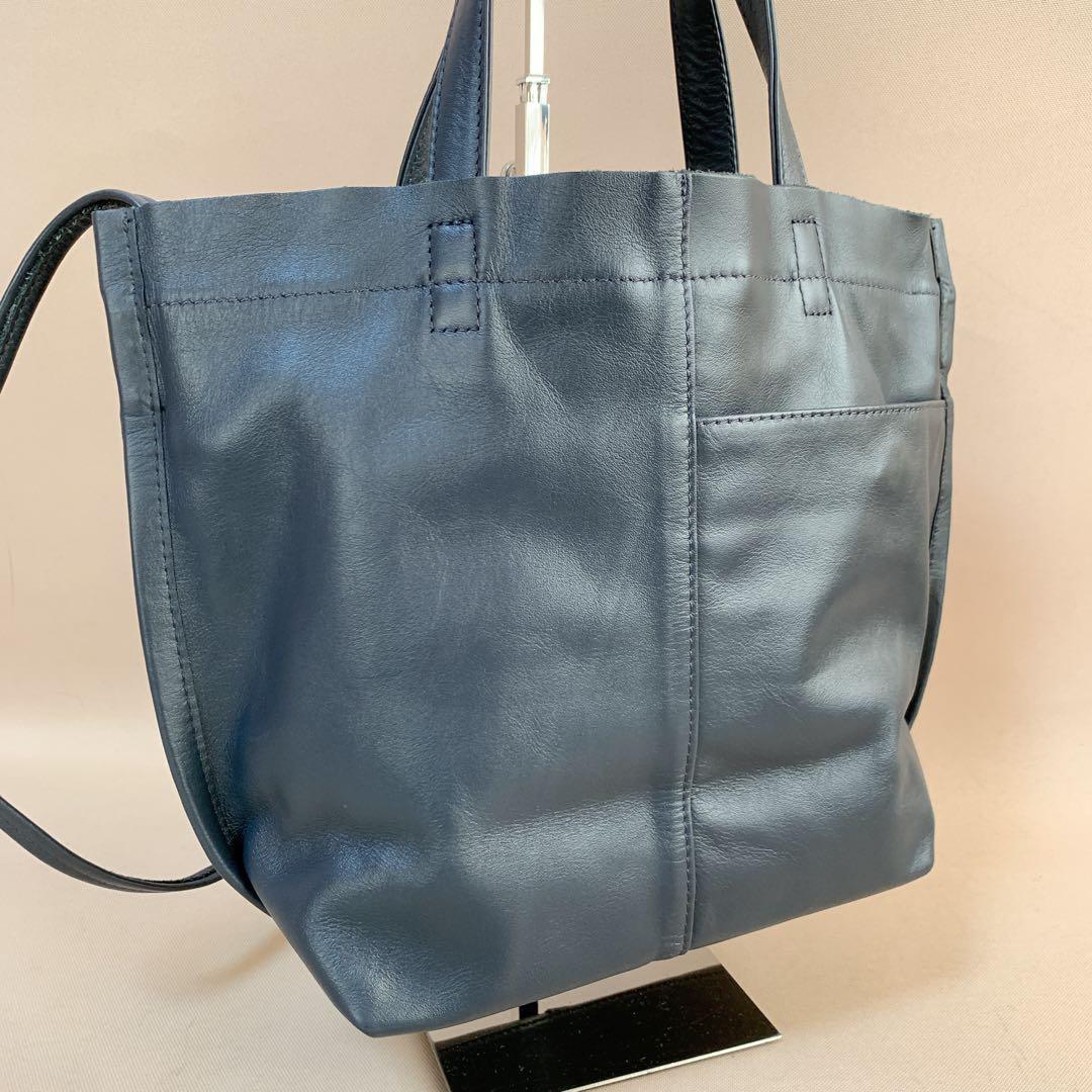 イアパピヨネ センターポイントトートバッグ S《牛革/2way/軽量》ネイビー