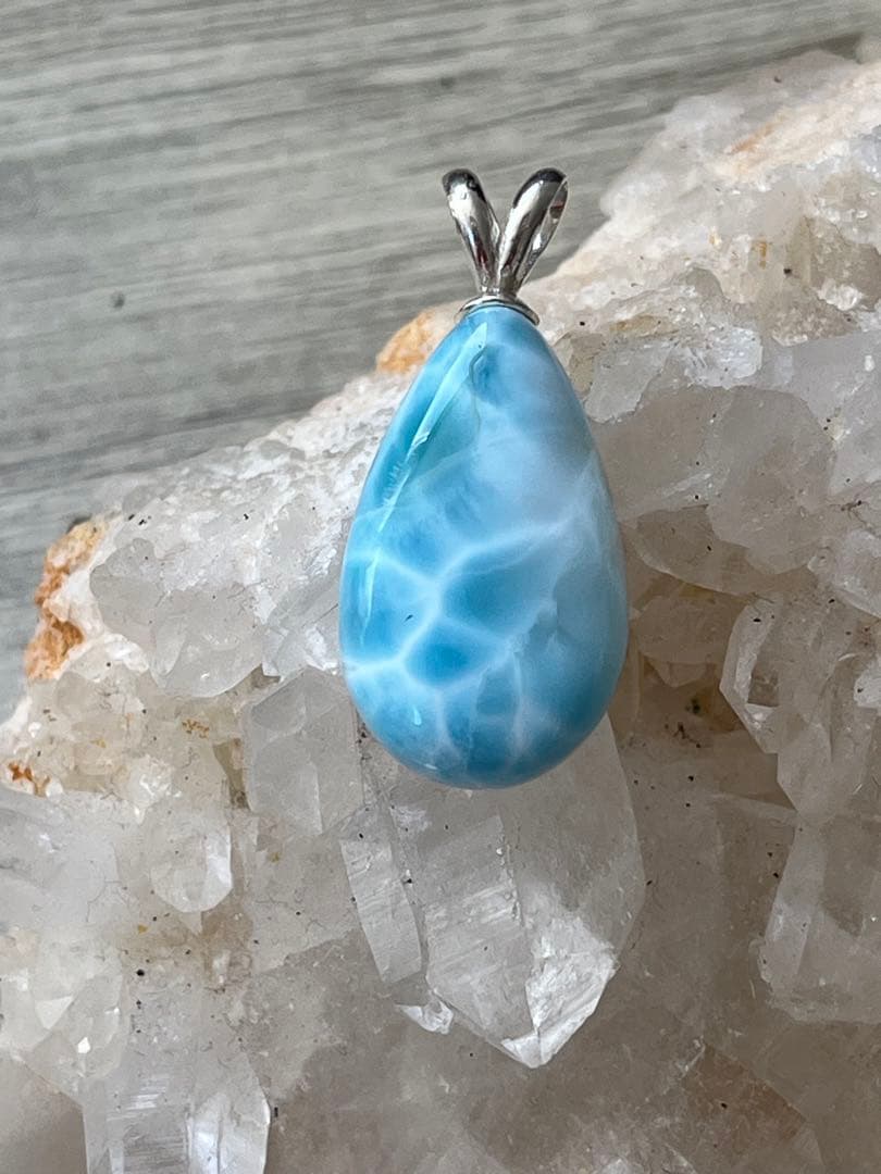 良品、高品質】ラリマー ペンダント トップ 雫 ハイグレード しずく ブルー