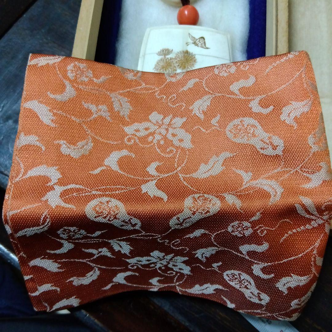 値下げ】印籠 饅頭根付 珊瑚緒締 花鳥図 天然素材 上桐箱＆保護布付