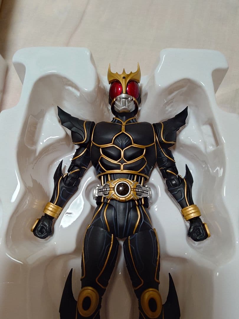 S.H.Figuarts 真骨彫　仮面ライダークウガ　アルティメットフォーム