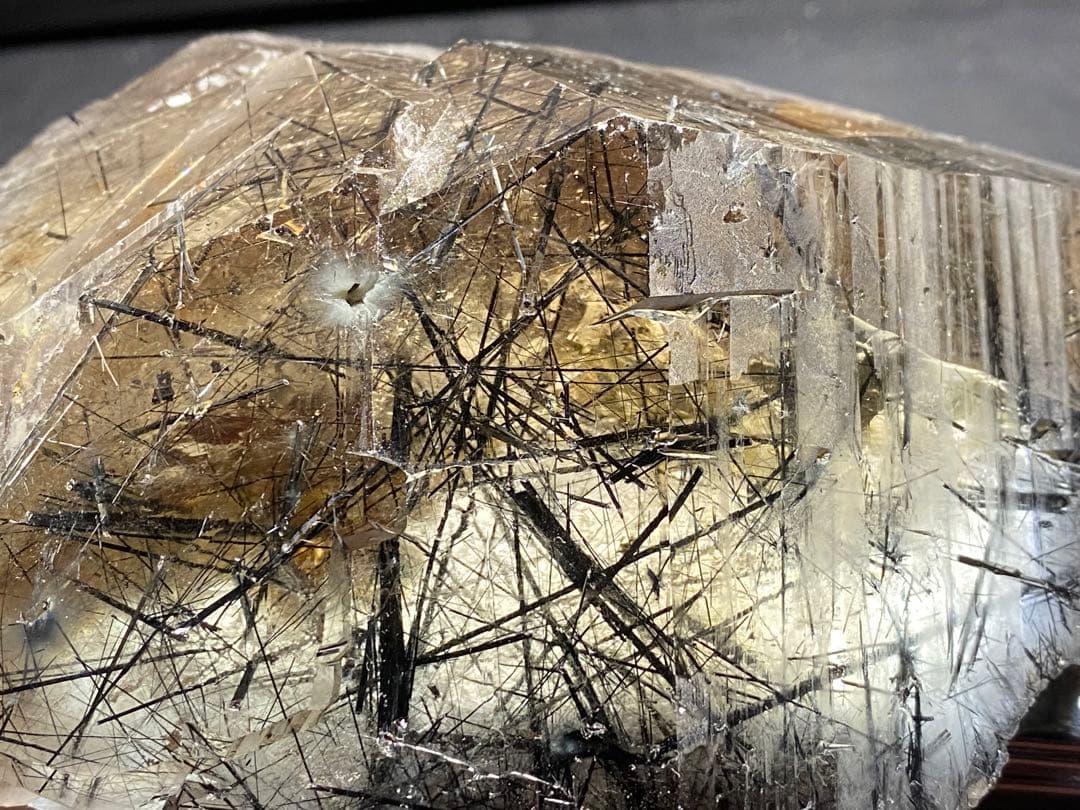 ザギマウンテンクォーツ ザギ水晶 ザキ鉱山 エジリン 873gラビカイト入り