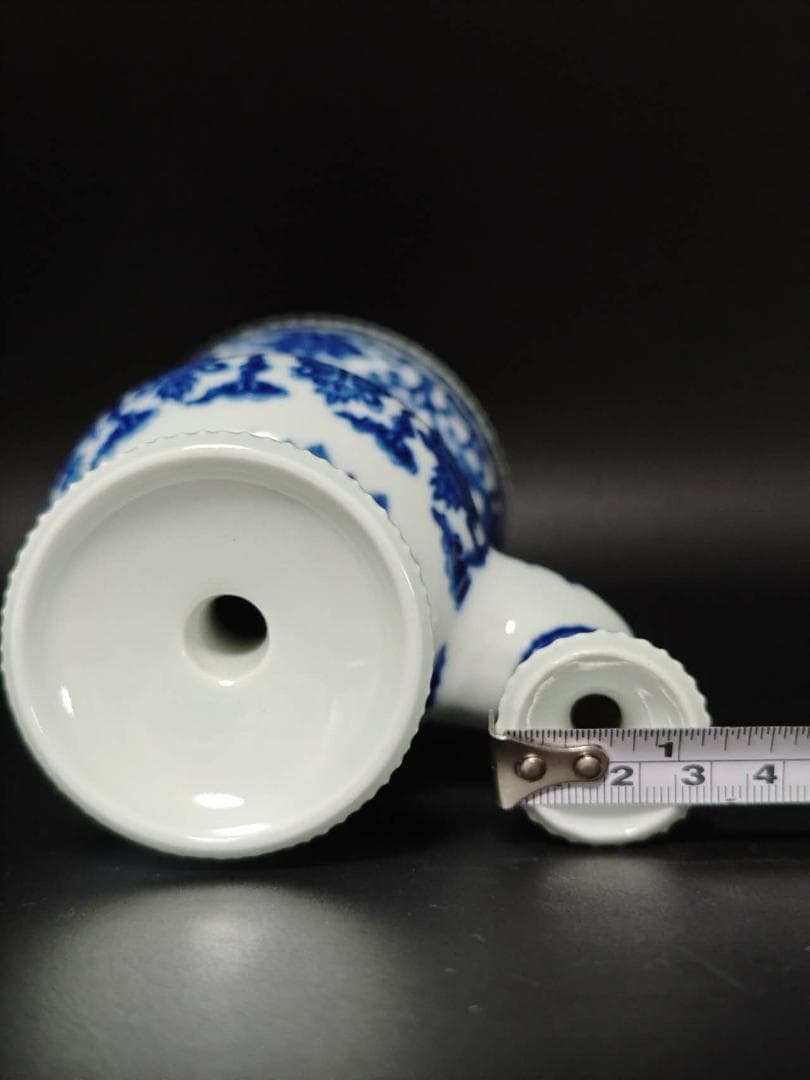 大清乾隆年製 染付青花唐草八宝紋瓶 チベット仏教用具