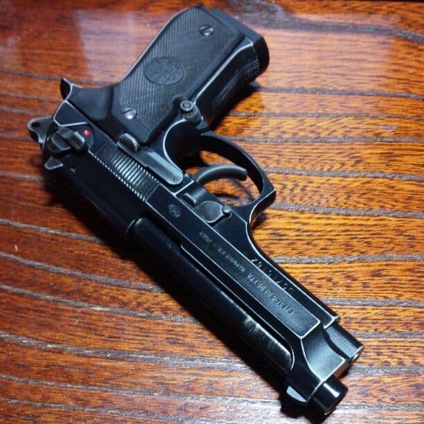 ベレッタM92FS 男たちの挽歌 NEWバトルダメージ ショップ WESTERN ARMS