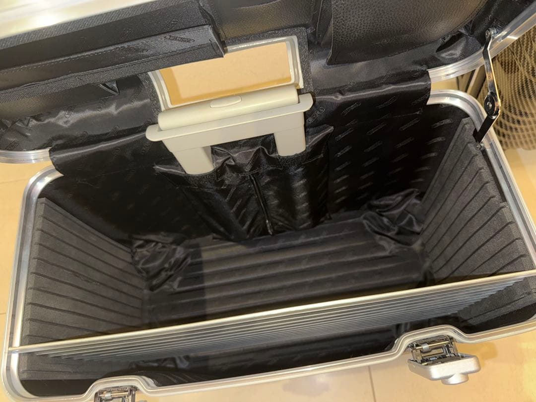 希少【RIMOWA】リモワ トパーズ パイロット4輪 TSAロック付き - メルカリ