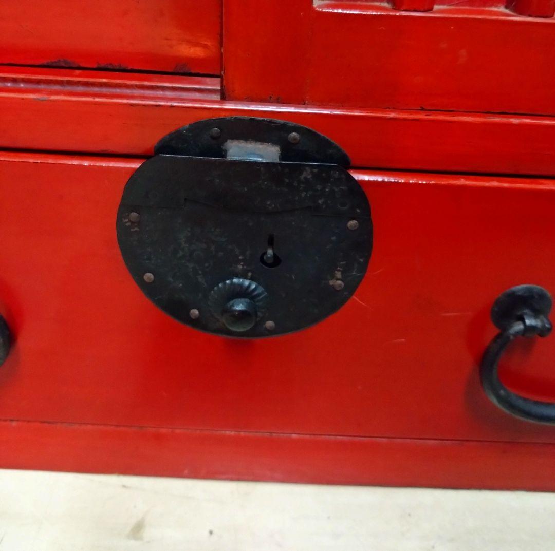 赤い漆塗りの形のローキャビネット 和モダン 神奈川県座間市での