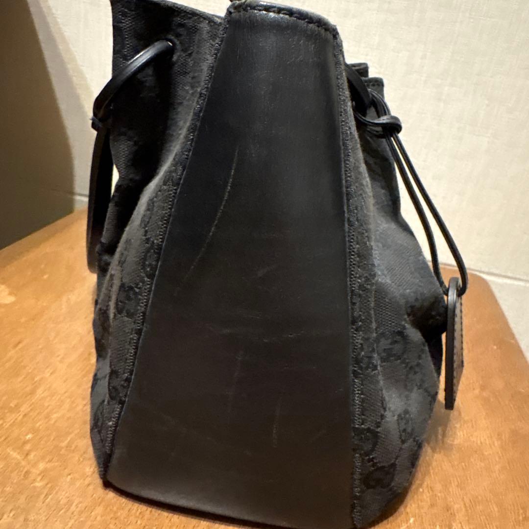 GUCCI ブラックキャンバス ハンドバッグ
