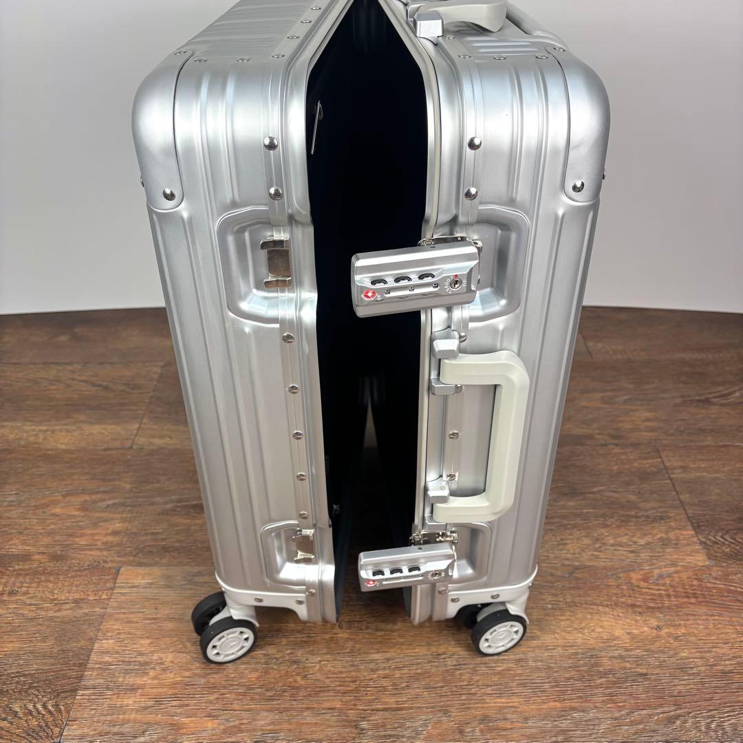 メルセデスベンツ32L アルミスーツケース《美品》機内持込みサイズ TSAロック