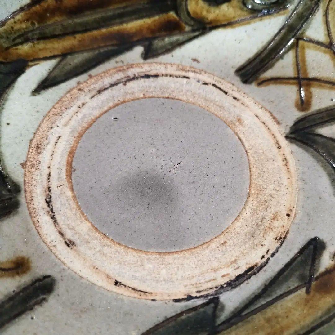 沖縄の人間国宝 伝・金城次郎 双魚文の大きめ飾り皿 無銘の